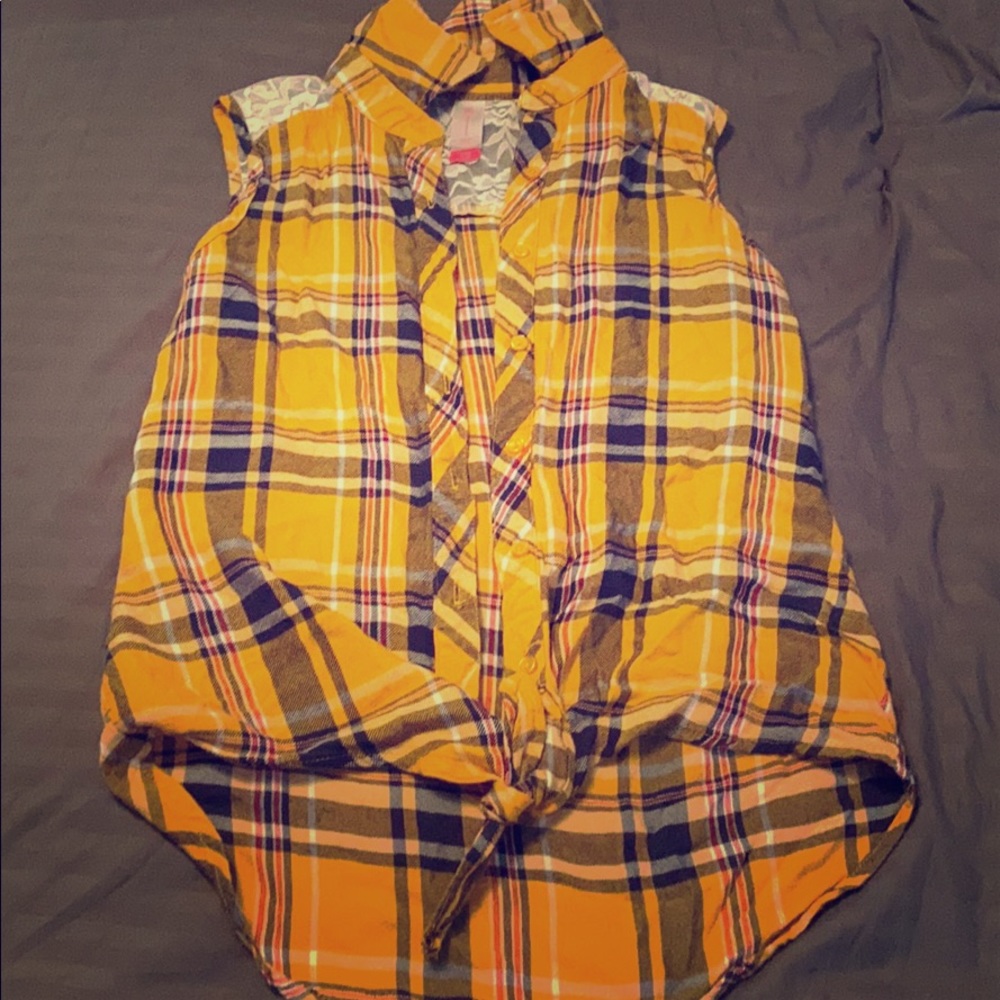 Button down tank top. Size Small.